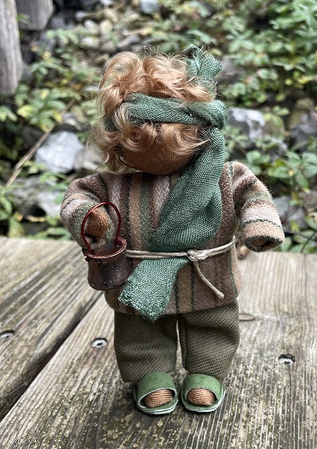 Kleinkind mit Kessel